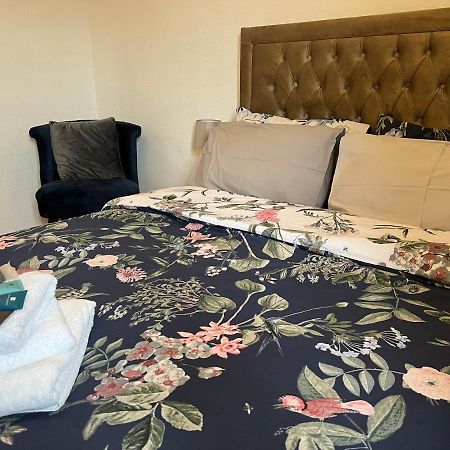Park View Serviced Apartment - Next To Northolt Tube Station - Near Central London & Wembley المظهر الخارجي الصورة