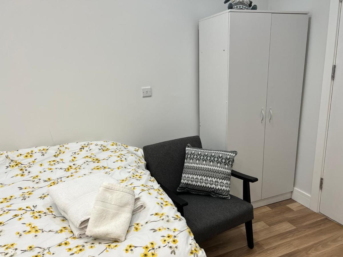 Park View Serviced Apartment - Next To Northolt Tube Station - Near Central London & Wembley المظهر الخارجي الصورة