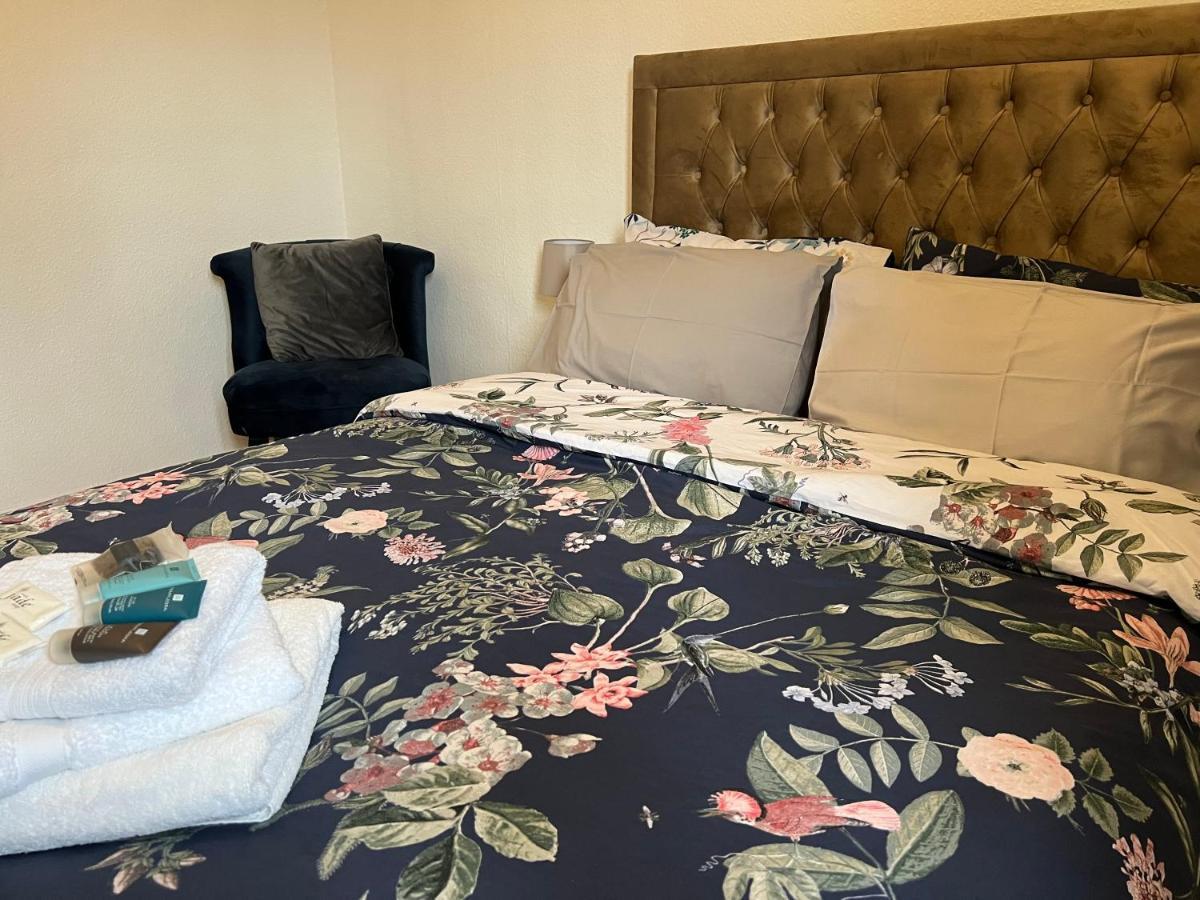 Park View Serviced Apartment - Next To Northolt Tube Station - Near Central London & Wembley المظهر الخارجي الصورة