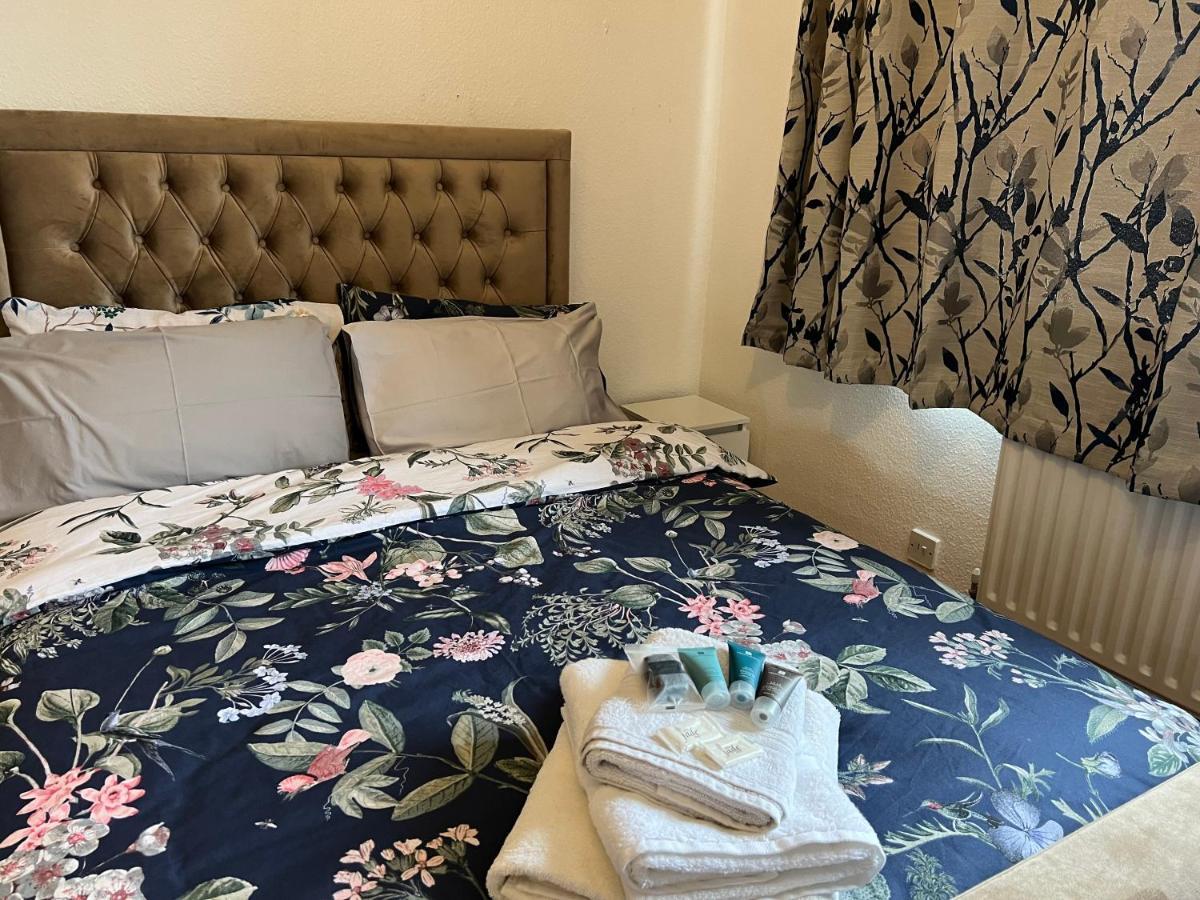 Park View Serviced Apartment - Next To Northolt Tube Station - Near Central London & Wembley المظهر الخارجي الصورة
